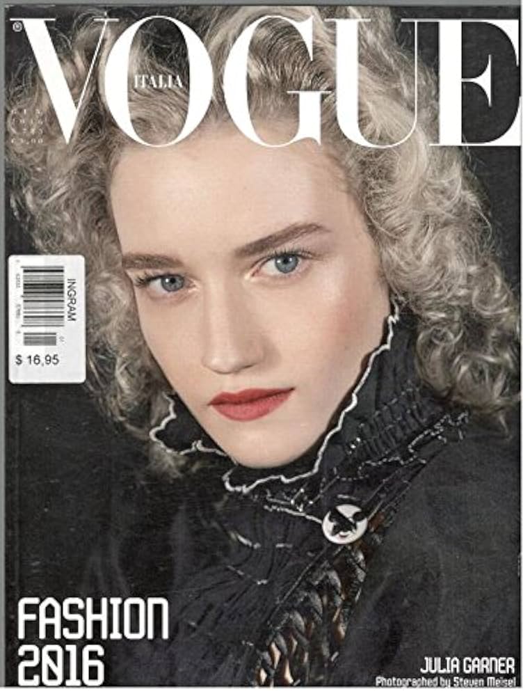 Amazon.com: Vogue Italia Magazine (Julia Garner,January 2016